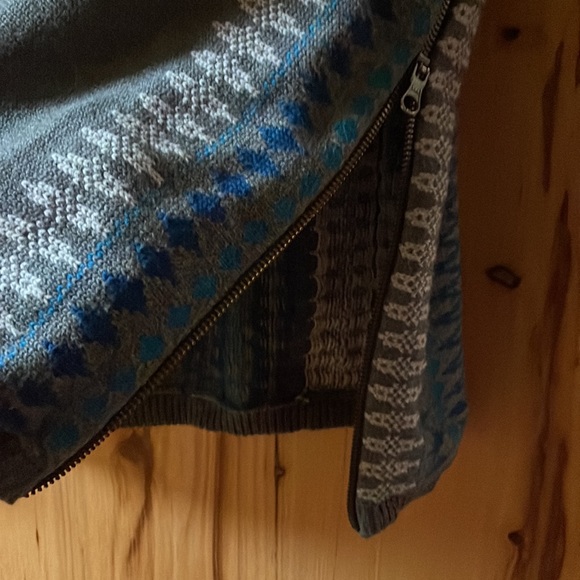 Adventura gray side zip skirt - Picture 3 of 6